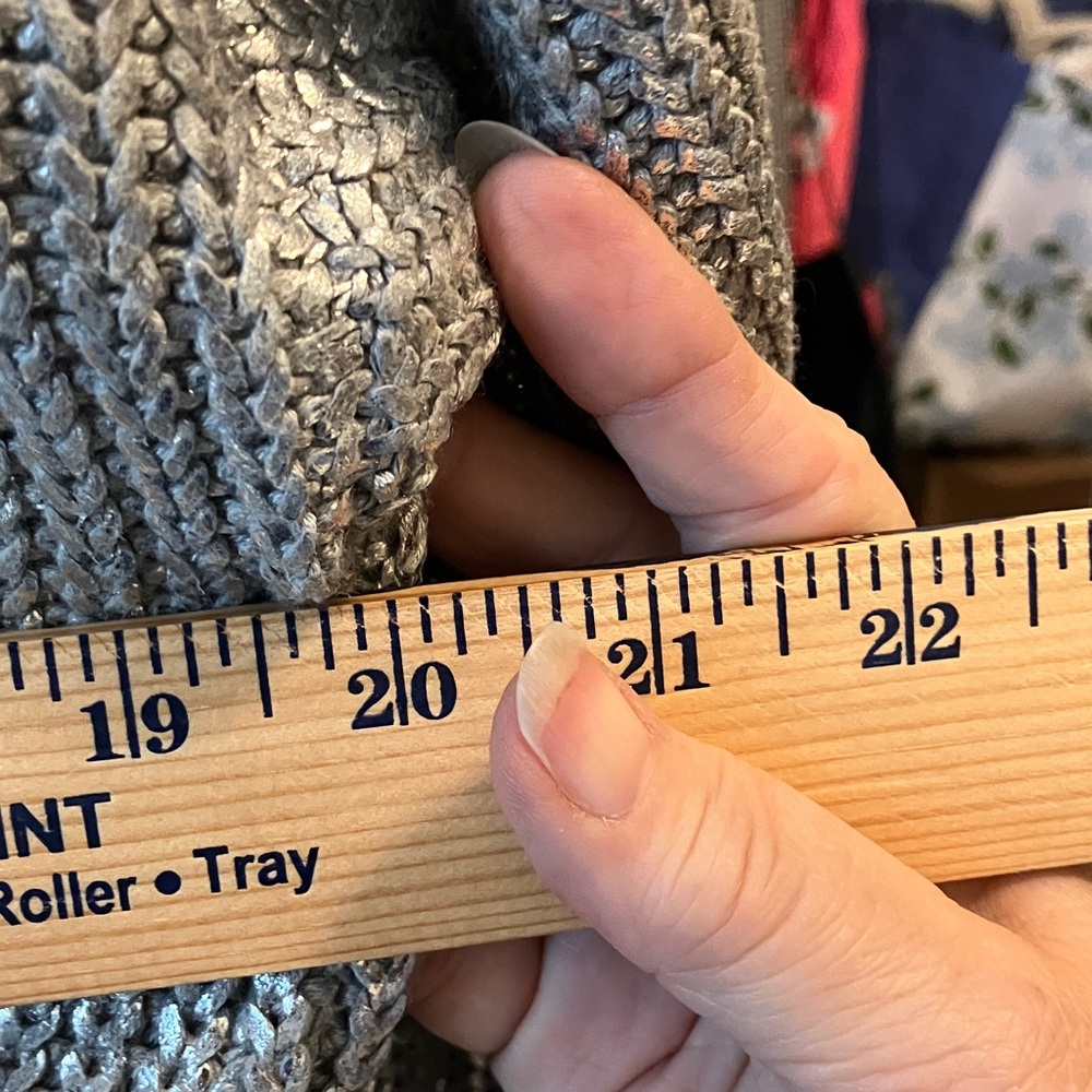 Elegant Silver Women's Crew Neck Sweater - Picture 5 of 5